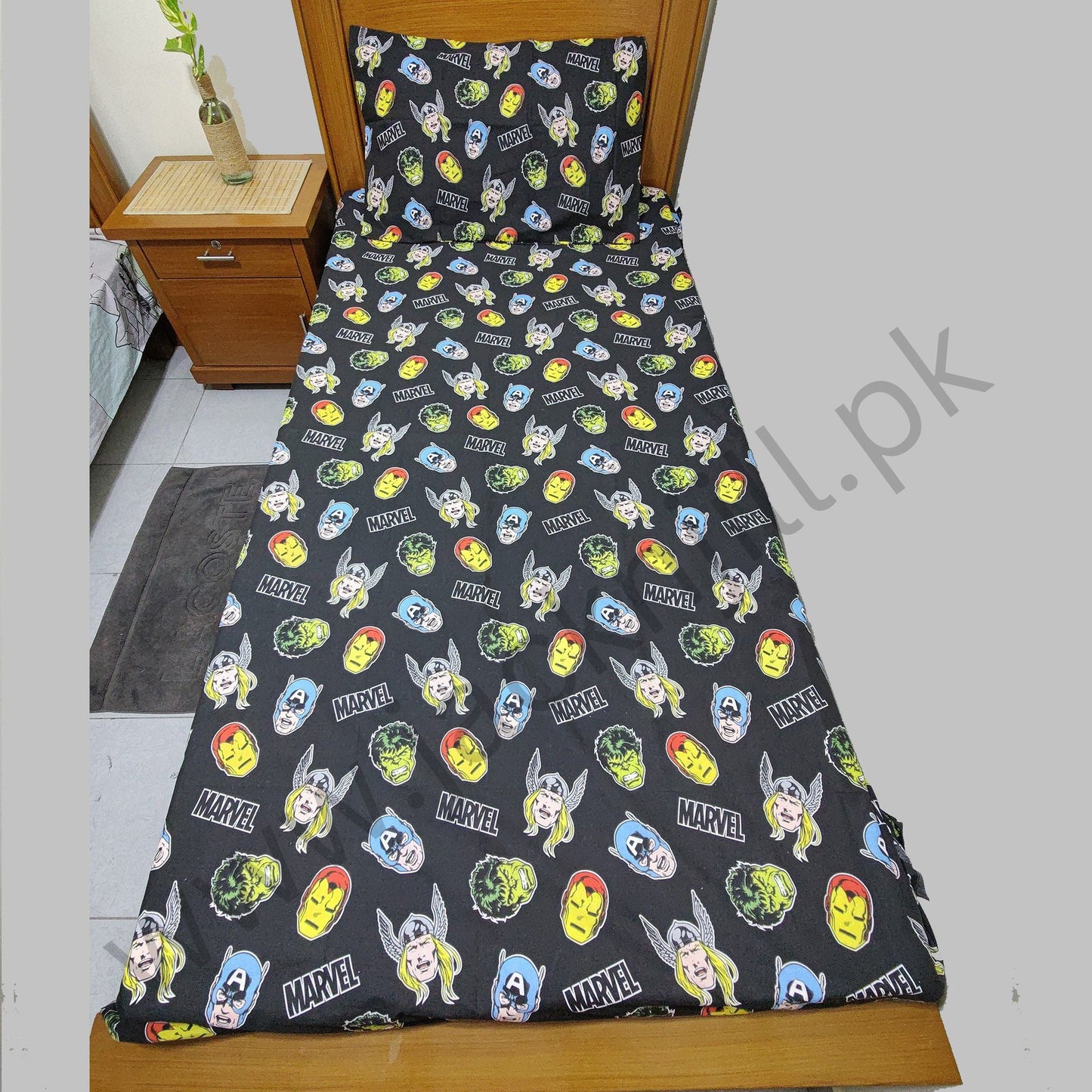 THE AVENGERS BLACK BASE BEDSHEET 0A14