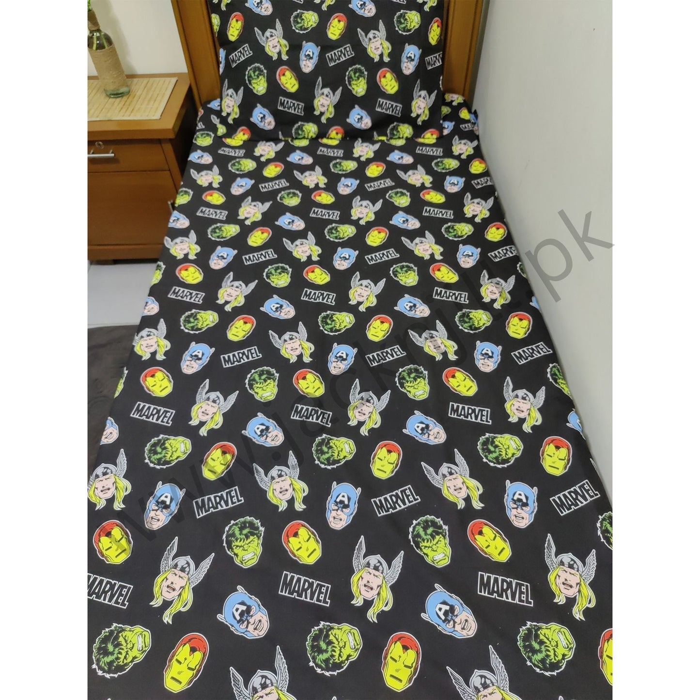 THE AVENGERS BLACK BASE BEDSHEET 0A14